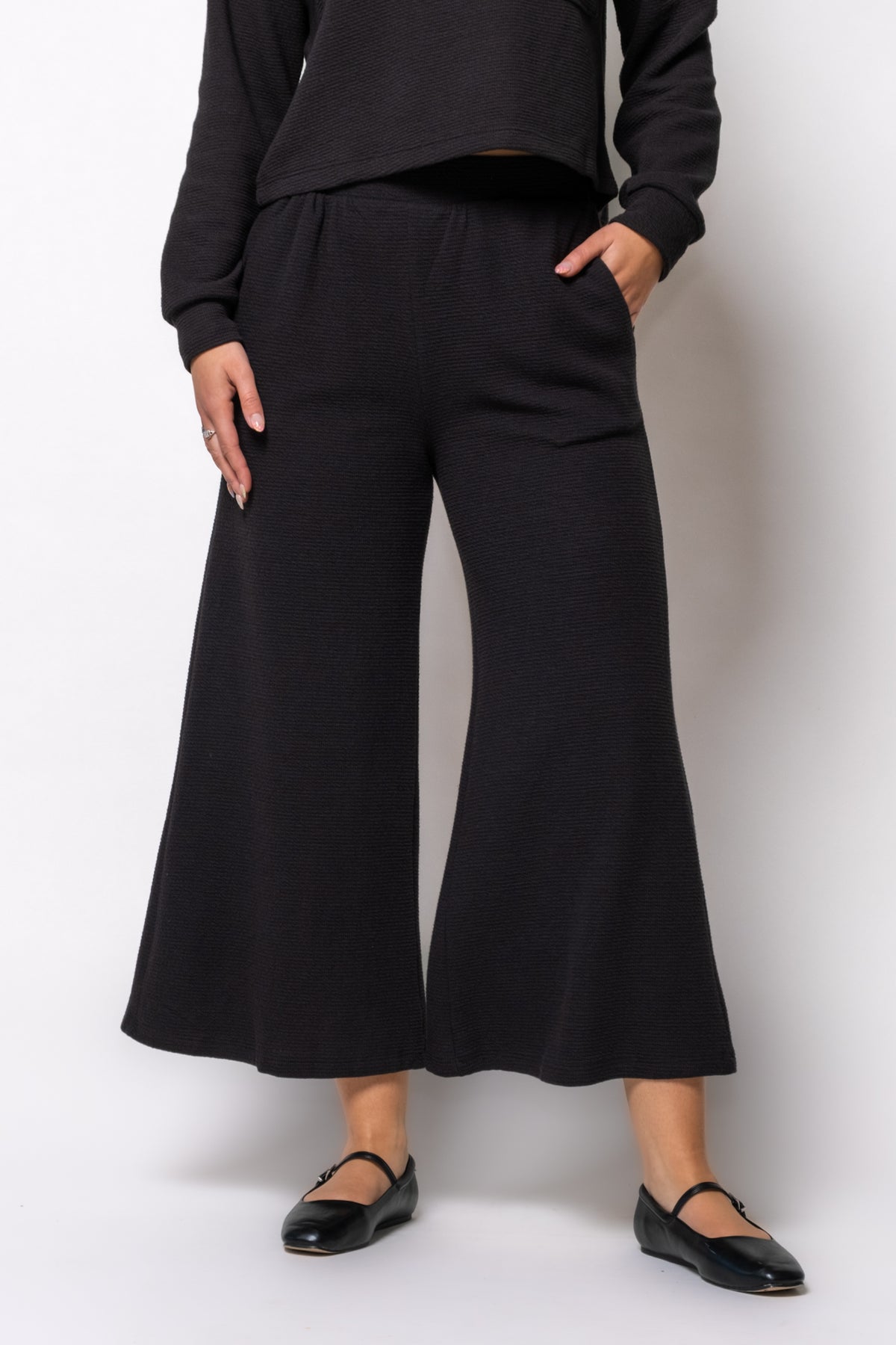 Laidback Luxe Cropped Pants