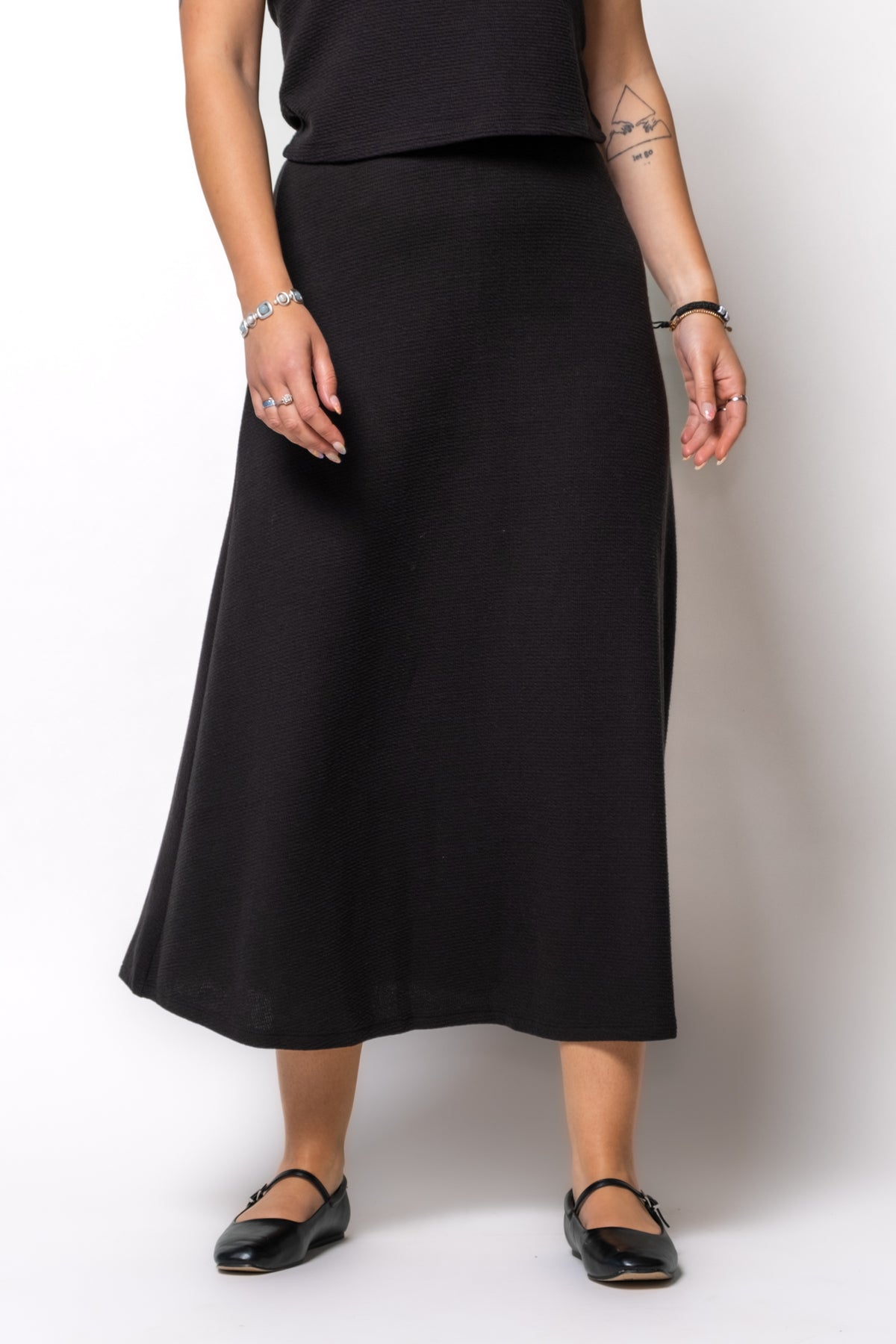 Laidback Luxe Comfy Midi Skirt